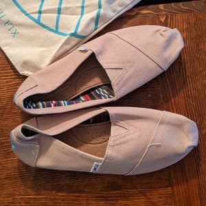 Toms